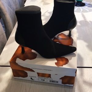 Donald J Pliner black silk elastic Booty